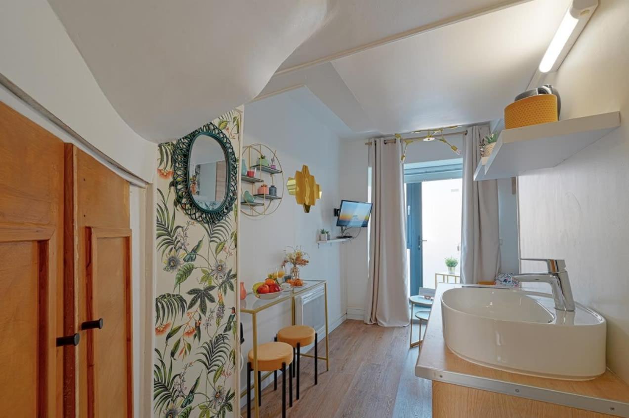 شقة Cosy Renovated Studio In Heart Of Marais, Best Area To Discover In باريس المظهر الخارجي الصورة
